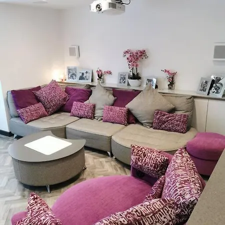 Modern Duplex With Cinema, Sleeps 6! * York